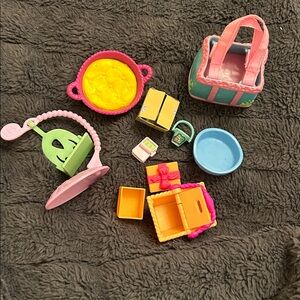 Littlest pet shop lot of 9 accessoires